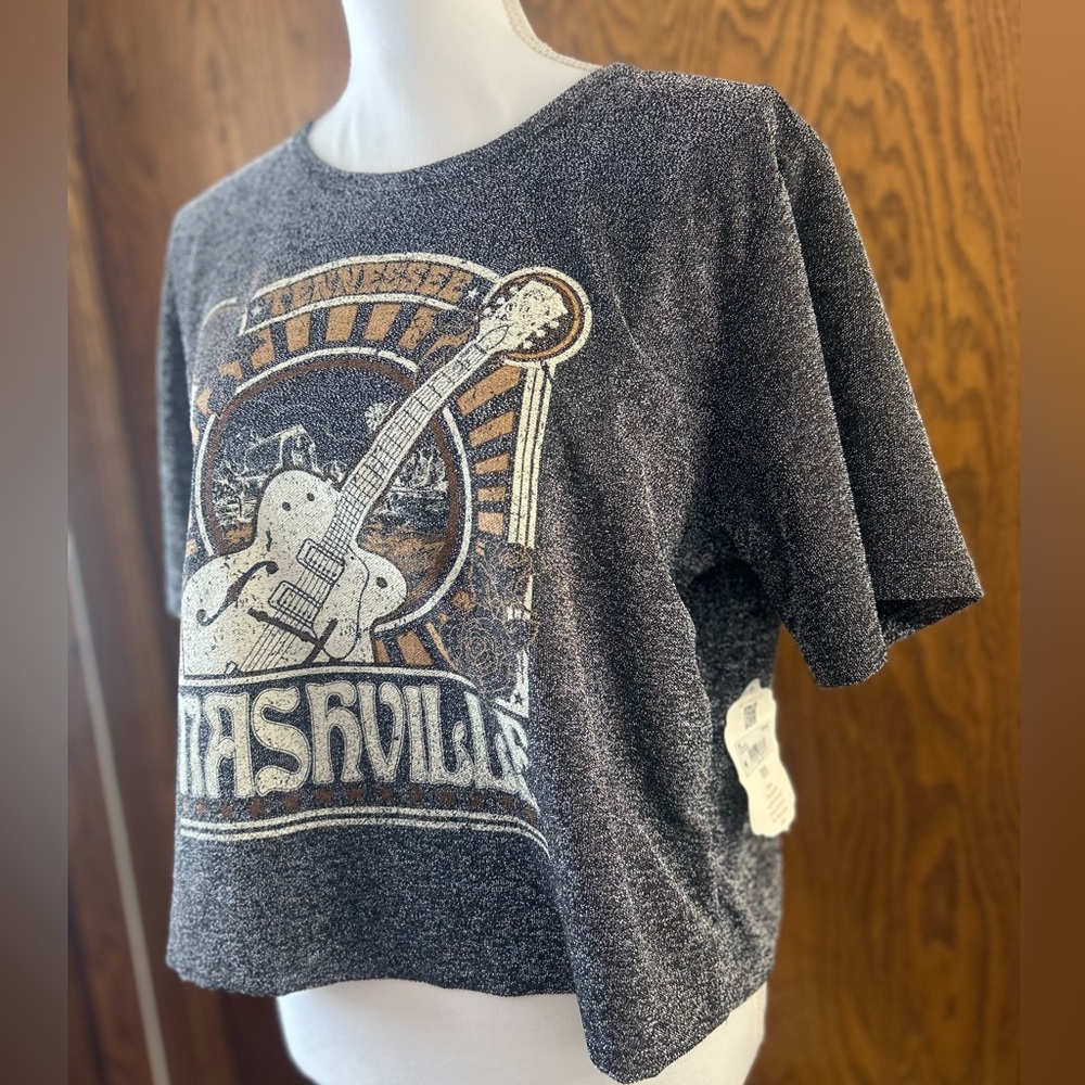 Altar’d State T-Shirt - Picture 2 of 8